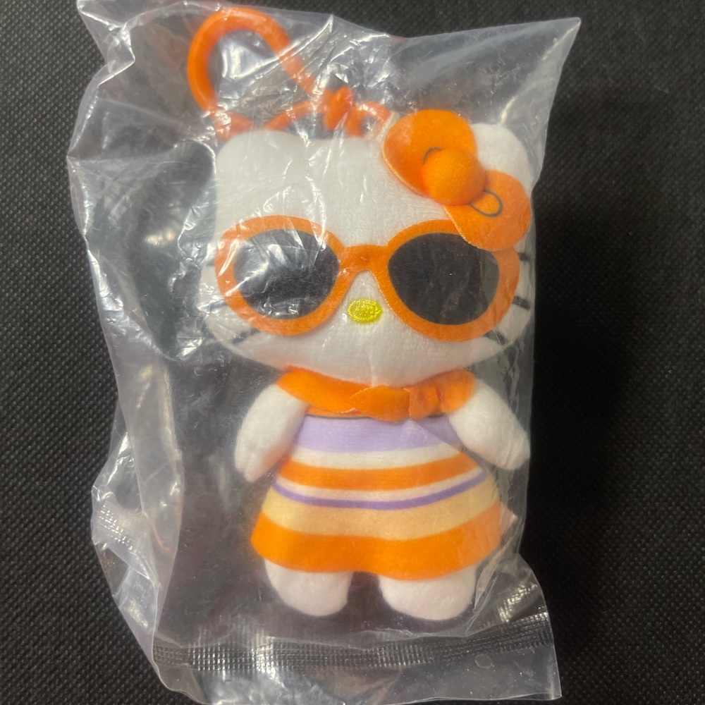 Hello Kitty clip on plush